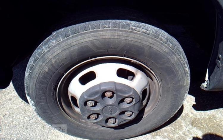 IVECO 35-120 TRI BENNE SIMPLE CABINE COFFRE BLANC ES-355-BH