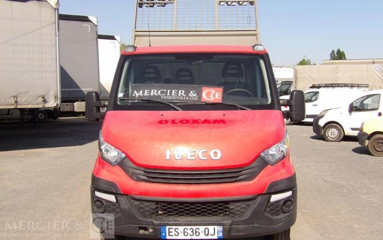 IVECO 35C12 BENNE AVEC COFFRE ACIER – DIESEL – 162763 KMS – ANNEE 2017 ROUGE ES-636-QJ