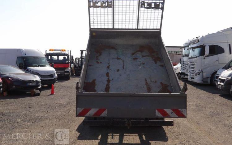 IVECO 35C12 BENNE AVEC COFFRE ACIER – DIESEL – 162763 KMS – ANNEE 2017 ROUGE ES-636-QJ