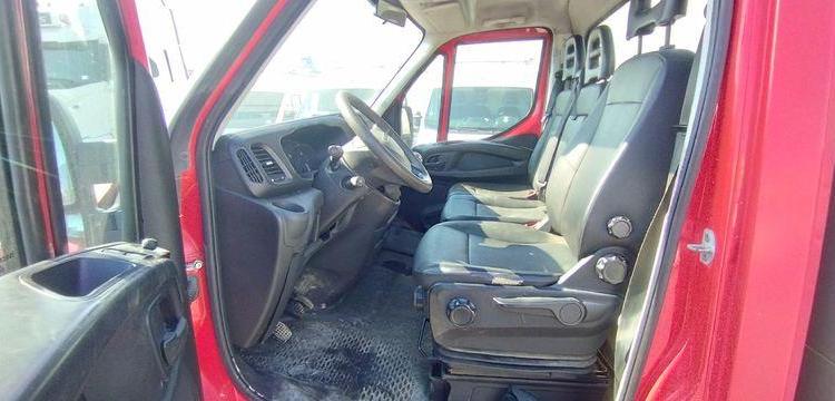 IVECO 35C12 BENNE AVEC COFFRE ACIER – DIESEL – 162763 KMS – ANNEE 2017 ROUGE ES-636-QJ