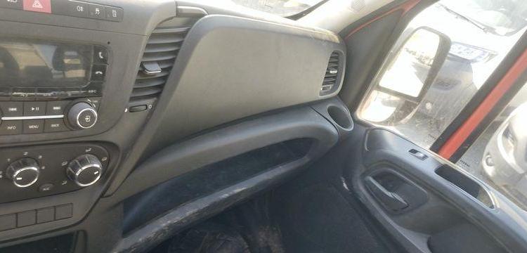 IVECO 35C12 BENNE AVEC COFFRE ACIER – DIESEL – 162763 KMS – ANNEE 2017 ROUGE ES-636-QJ