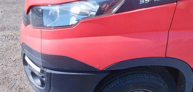 IVECO 35C12 BENNE AVEC COFFRE ACIER – DIESEL – 162763 KMS – ANNEE 2017 ROUGE ES-636-QJ