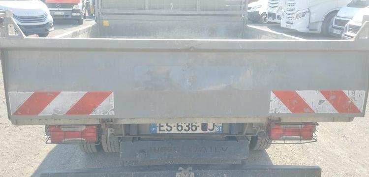 IVECO 35C12 BENNE AVEC COFFRE ACIER – DIESEL – 162763 KMS – ANNEE 2017 ROUGE ES-636-QJ