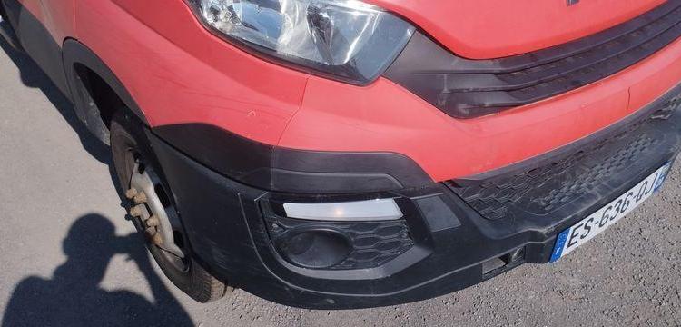 IVECO 35C12 BENNE AVEC COFFRE ACIER – DIESEL – 162763 KMS – ANNEE 2017 ROUGE ES-636-QJ