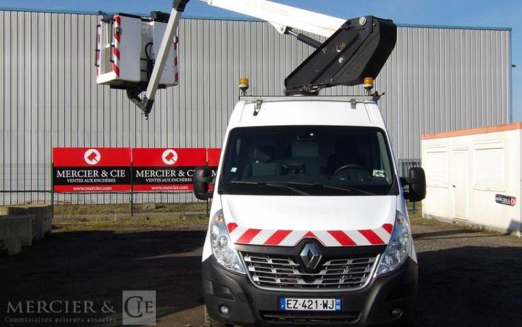 RENAULT MASTER L2H2 2,3DCI 130CH NACELLE KLUBB/K26 11,80 M – DIESEL – 201 H – 63361 KMS BLANC EZ-421-WJ