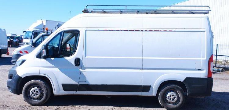 PEUGEOT BOXER 3 PHASE 3 FOURGON 335 L2H2 2,0 BLUE HDI 16V FOURGON MOYEN SURELEVE 130 CV BLANC FB-170-BF