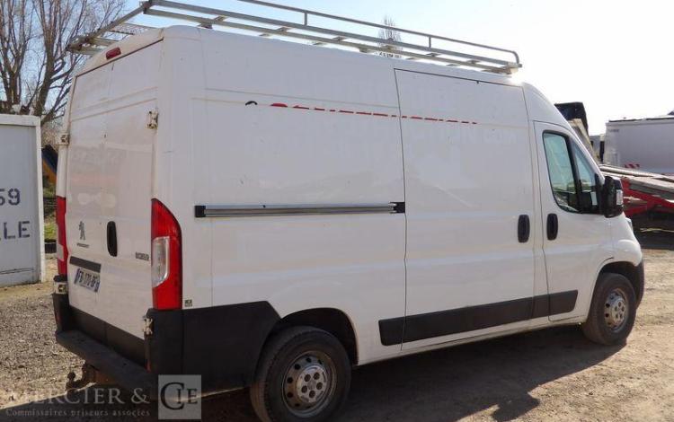 PEUGEOT BOXER 3 PHASE 3 FOURGON 335 L2H2 2,0 BLUE HDI 16V FOURGON MOYEN SURELEVE 130 CV BLANC FB-170-BF