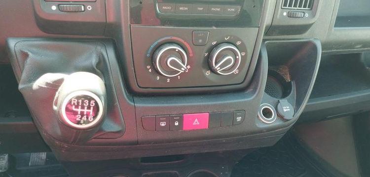 PEUGEOT BOXER 3 PHASE 3 FOURGON 335 L2H2 2,0 BLUE HDI 16V FOURGON MOYEN SURELEVE 130 CV BLANC FB-170-BF