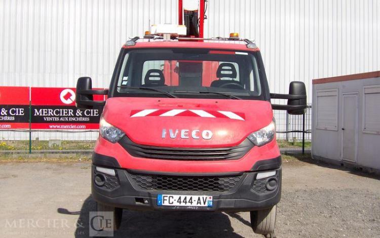 IVECO 35S12 AVEC NACELLE AB SERVICE B17CTE 2/23 16M – 1071 HEURES – 20750 KMS ROUGE FC-444-AV