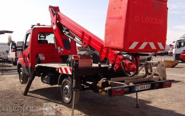 IVECO 35S12 AVEC NACELLE AB SERVICE B17CTE 2/23 16M – 1071 HEURES – 20750 KMS ROUGE FC-444-AV