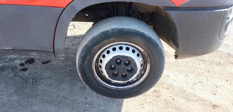 IVECO 35S12 AVEC NACELLE AB SERVICE B17CTE 2/23 16M – 1071 HEURES – 20750 KMS ROUGE FC-444-AV