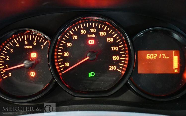 DACIA LODGY SILVER LINE SCE 100 7PL BLANC FD-656-WE