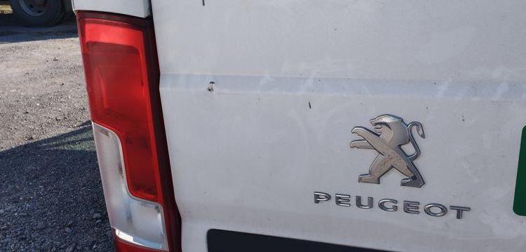 PEUGEOT BOXER 3 PHASE 3 FOURGON 335 L2H2 2,0 BLUE HDI 16V FOURGON MOYEN SURELEVE 130 CV BLANC FD-805-LB