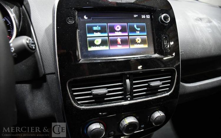 RENAULT CLIO SOCIETE 0.9 TCE 90 ENERGY BUSINESS REVERSIBLE BLANC FE-058-KJ