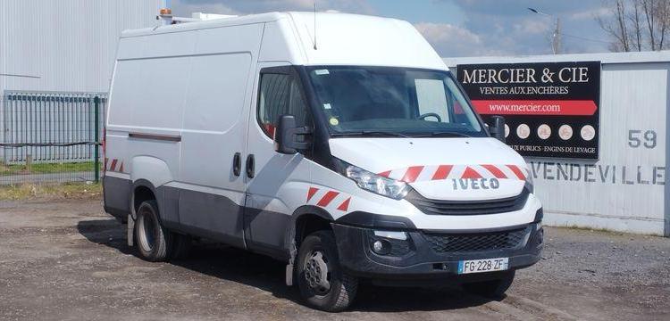 IVECO DAILY 6 FOURGON 35C14 L2H2 2,3D 136 CV AR FAP – DIESEL – 73382 KMS – ANNEE 2019 BLANC FG-228-ZF