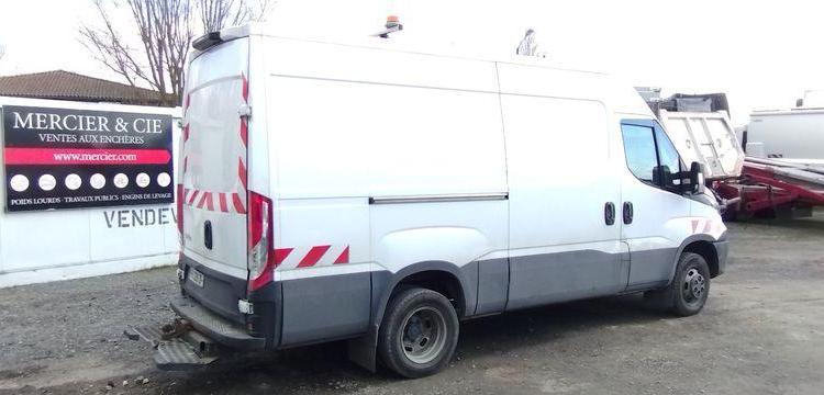 IVECO DAILY 6 FOURGON 35C14 L2H2 2,3D 136 CV AR FAP – DIESEL – 73382 KMS – ANNEE 2019 BLANC FG-228-ZF