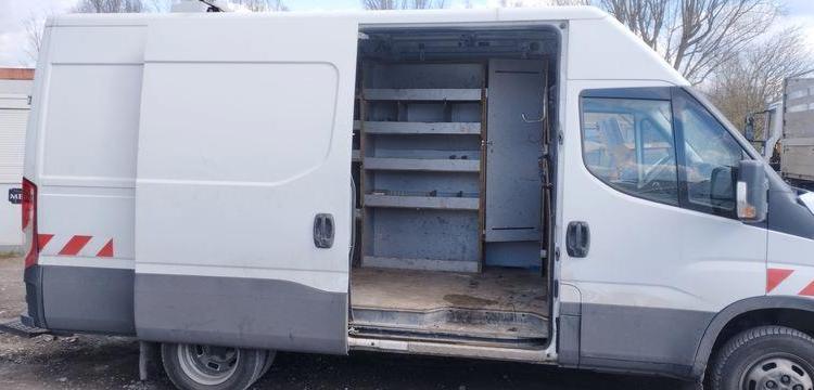 IVECO DAILY 6 FOURGON 35C14 L2H2 2,3D 136 CV AR FAP – DIESEL – 73382 KMS – ANNEE 2019 BLANC FG-228-ZF