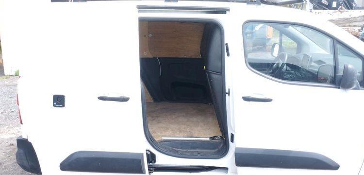 CITROEN BERLINGO UTILITAIRE M 1,6 BLUE HDI FAP S&S 99CV – DIESEL – 176814 KMS – ANNEE BLANC FH-341-WP
