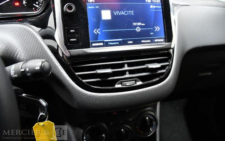 PEUGEOT 208 1,2 PURETECH 82CH E6 BLANC FH-940-MC