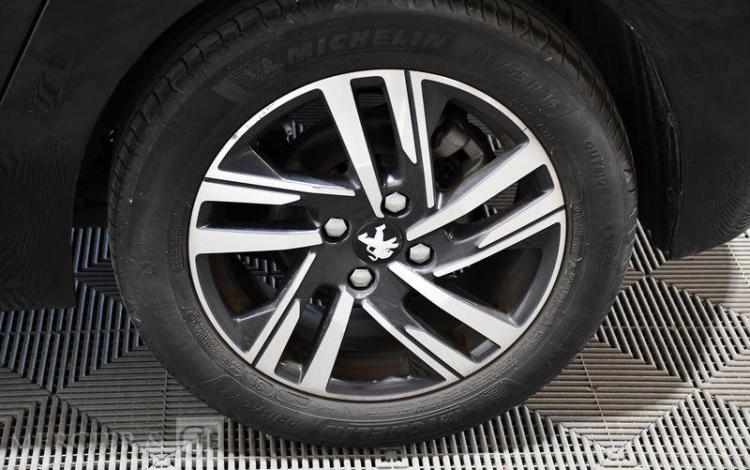 PEUGEOT 208 1,2 PURETECH 100 S&S NOIR FN-360-SF
