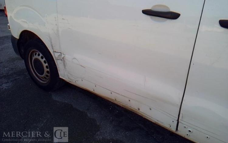 PEUGEOT Expert Premium std 2,0 BHDI120 BVM6 BOIS BLANC FP-099-DW