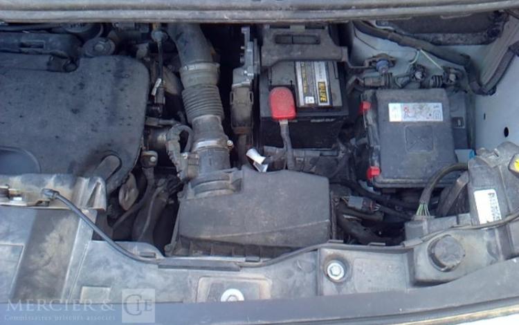 PEUGEOT Expert Premium std 2,0 BHDI120 BVM6 BOIS BLANC FP-099-DW