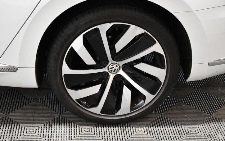 VOLKSWAGEN ARTEON 2,0 TDI 150CH DSG R-LINE BLANC FP-982-JP
