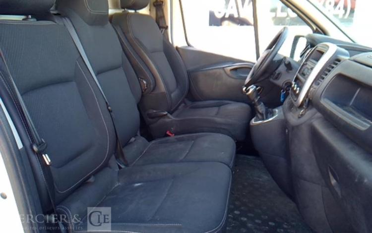 RENAULT TRAFIC GCF 1300 DCI 95 L2H1 BOIS BLANC FQ-575-LY