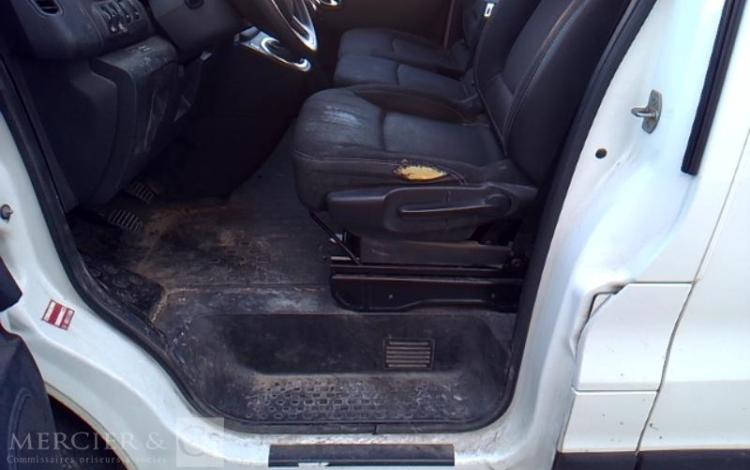 RENAULT TRAFIC GCF 1300 DCI 95 L2H1 BOIS BLANC FQ-575-LY