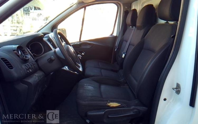 RENAULT TRAFIC GCF 1300 DCI 95 L2H1 BOIS BLANC FQ-575-LY