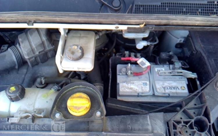RENAULT TRAFIC GCF 1300 DCI 95 L2H1 BOIS BLANC FQ-575-LY