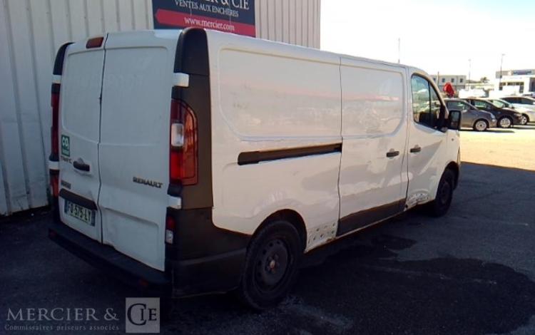 RENAULT TRAFIC GCF 1300 DCI 95 L2H1 BOIS BLANC FQ-575-LY