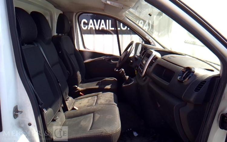 RENAULT TRAFIC GCF 1300 DCI 95 L2H1 BOIS BLANC FQ-689-LY