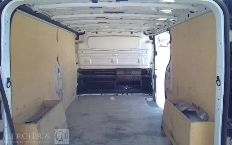 RENAULT TRAFIC GCF 1300 DCI 95 L2H1 BOIS BLANC FQ-689-LY