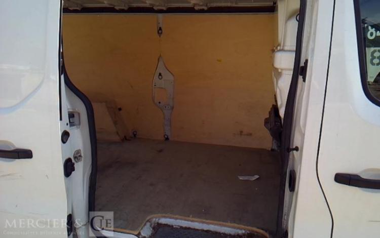 RENAULT TRAFIC GCF 1300 DCI 95 L2H1 BOIS BLANC FQ-689-LY