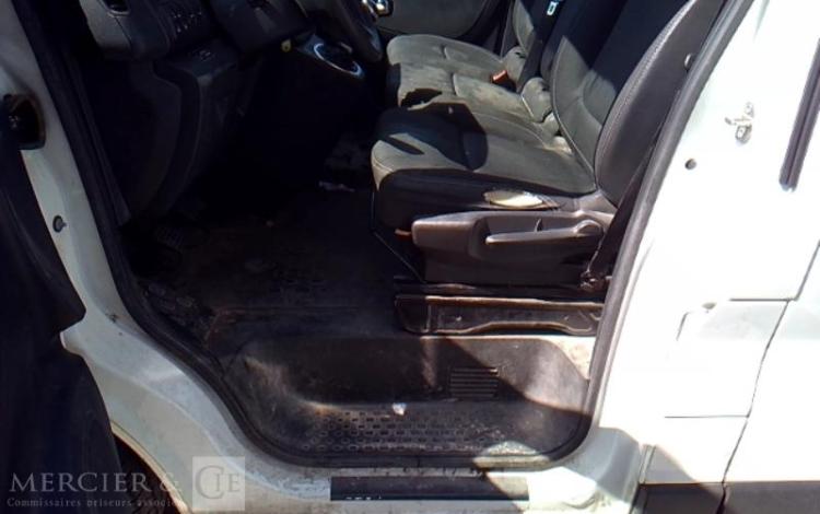 RENAULT TRAFIC GCF 1300 DCI 95 L2H1 BOIS BLANC FQ-689-LY