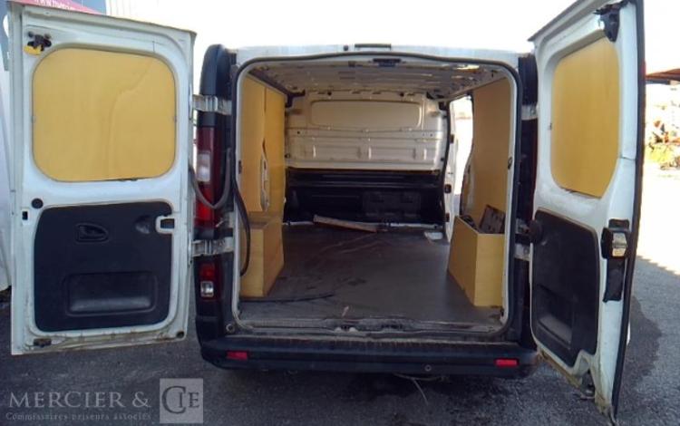 RENAULT TRAFIC GCF 1300 DCI 120 L2H1 BOIS BLANC FQ-713-JL