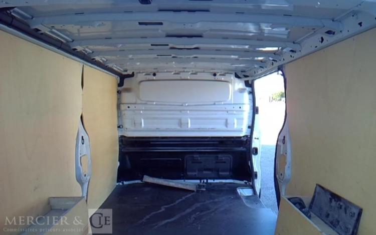 RENAULT TRAFIC GCF 1300 DCI 120 L2H1 BOIS BLANC FQ-713-JL