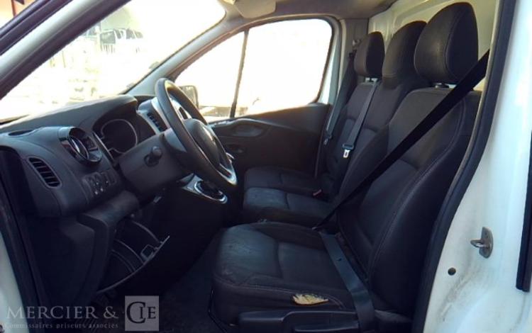 RENAULT TRAFIC GCF 1300 DCI 120 L2H1 BOIS BLANC FQ-713-JL