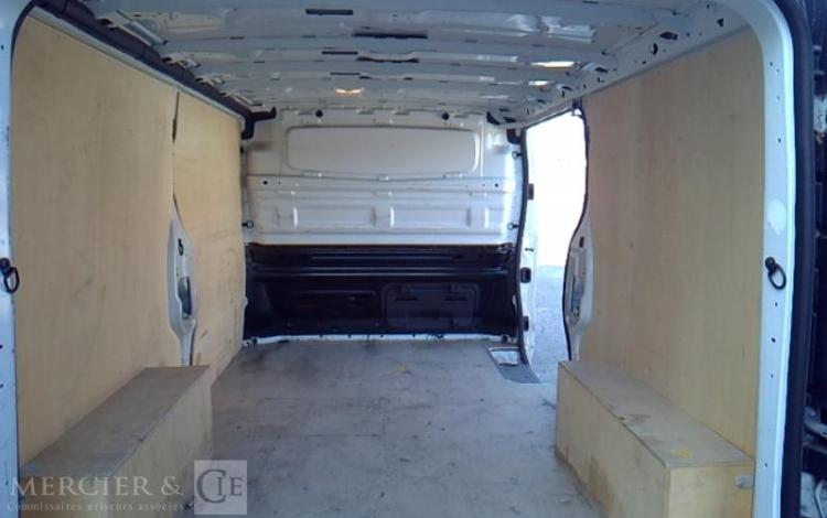 RENAULT TRAFIC GCF 1300 DCI 120 L2H1 BOIS BLANC FS-247-YG