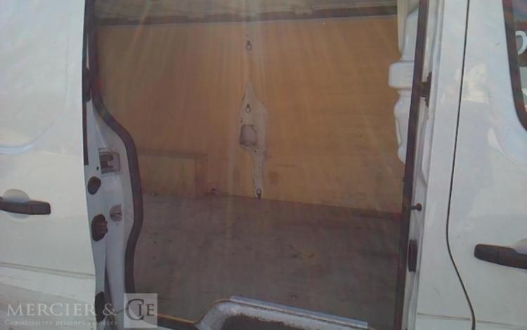 RENAULT TRAFIC GCF 1300 DCI 120 L2H1 BOIS BLANC FS-247-YG