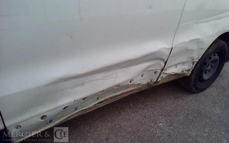RENAULT TRAFIC GCF 1300 DCI 120 L2H1 BOIS BLANC FS-247-YG