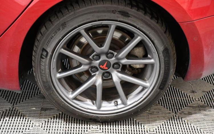 TESLA MODEL 3 350 208PPM 65KWH GRANDE-AUTONOMIE 4WD DUAL-MOTOR ROUGE FS-266-VR