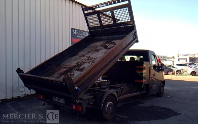 RENAULT MASTER BENNE SIMPLE CABINE COFFRE 2.3 DCI 16V 130CV NOIR FT-560-TC