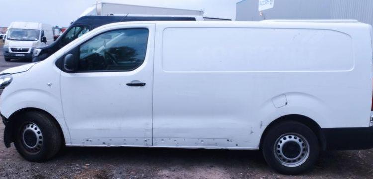 CITROEN JUMPY 3 VUL XL 2,0 BLUE HDI FOURGON LONG 122 CV – DIESEL – 173629 KMS – AN 2020 BLANC FV-241-HB
