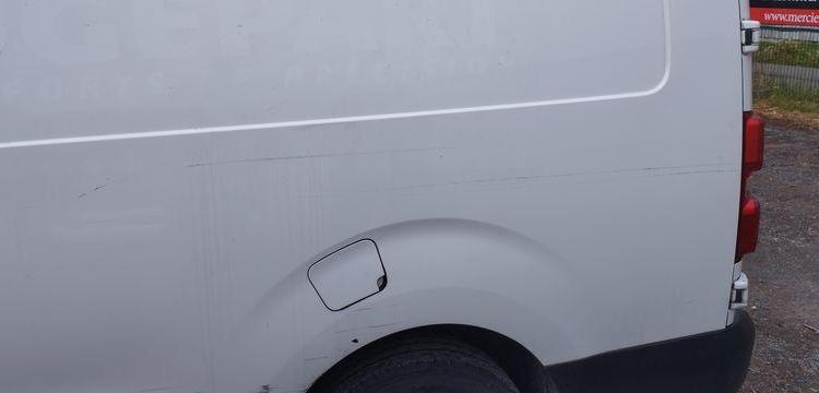 CITROEN JUMPY 3 VUL XL 2,0 BLUE HDI FOURGON LONG 122 CV – DIESEL – 173629 KMS – AN 2020 BLANC FV-241-HB