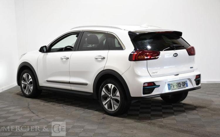 KIA NIRO ELECTRIC 205 39PPM 64KWH PREMIUM 
 BLANC FV-813-QP