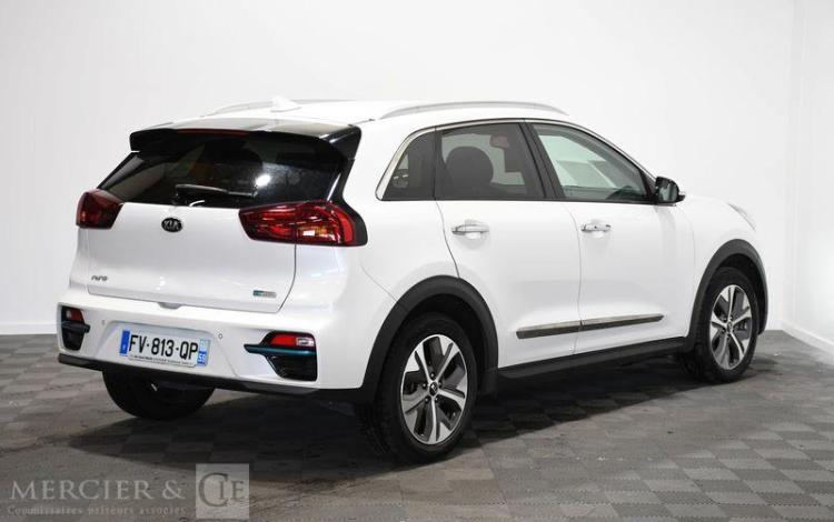 KIA NIRO ELECTRIC 205 39PPM 64KWH PREMIUM 
 BLANC FV-813-QP