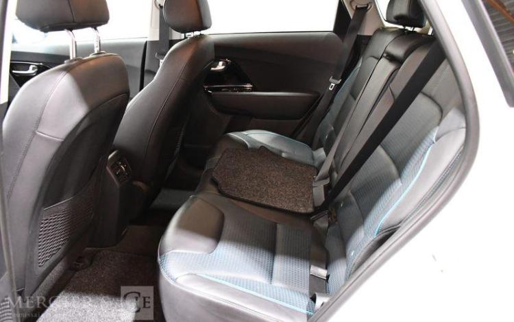 KIA NIRO ELECTRIC 205 39PPM 64KWH PREMIUM 
 BLANC FV-813-QP