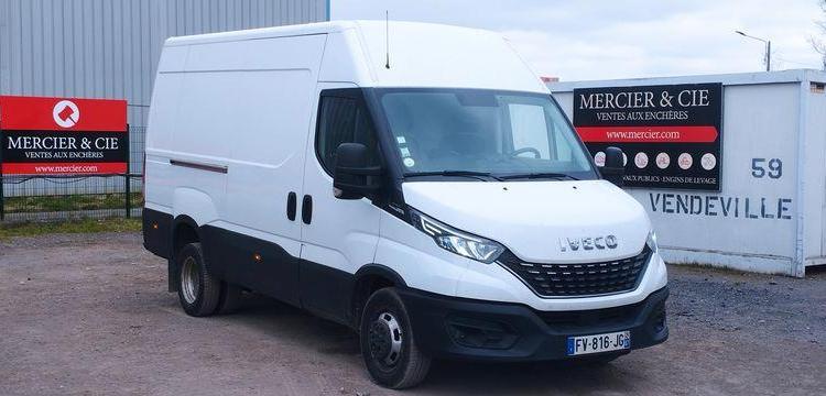 IVECO DAILY 6 FOURGON 35C14 2,3 D 16V HI MATIC 136 CV BOITE AUTO – DIESEL -263572 KMS BLANC FV-816-JG